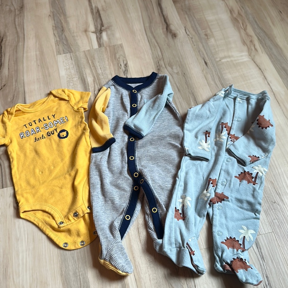 3 pack Carters onesies 3 month